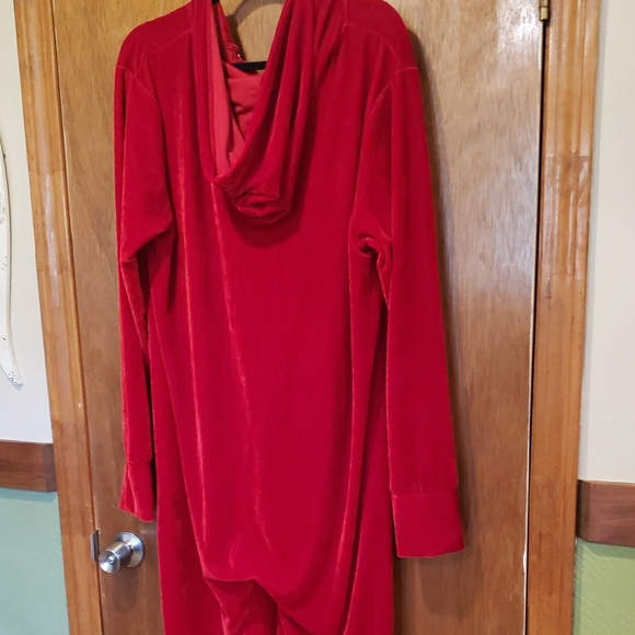XL And Long Red Hooded Velour Zip-Up One Piece - Picture 11 of 13